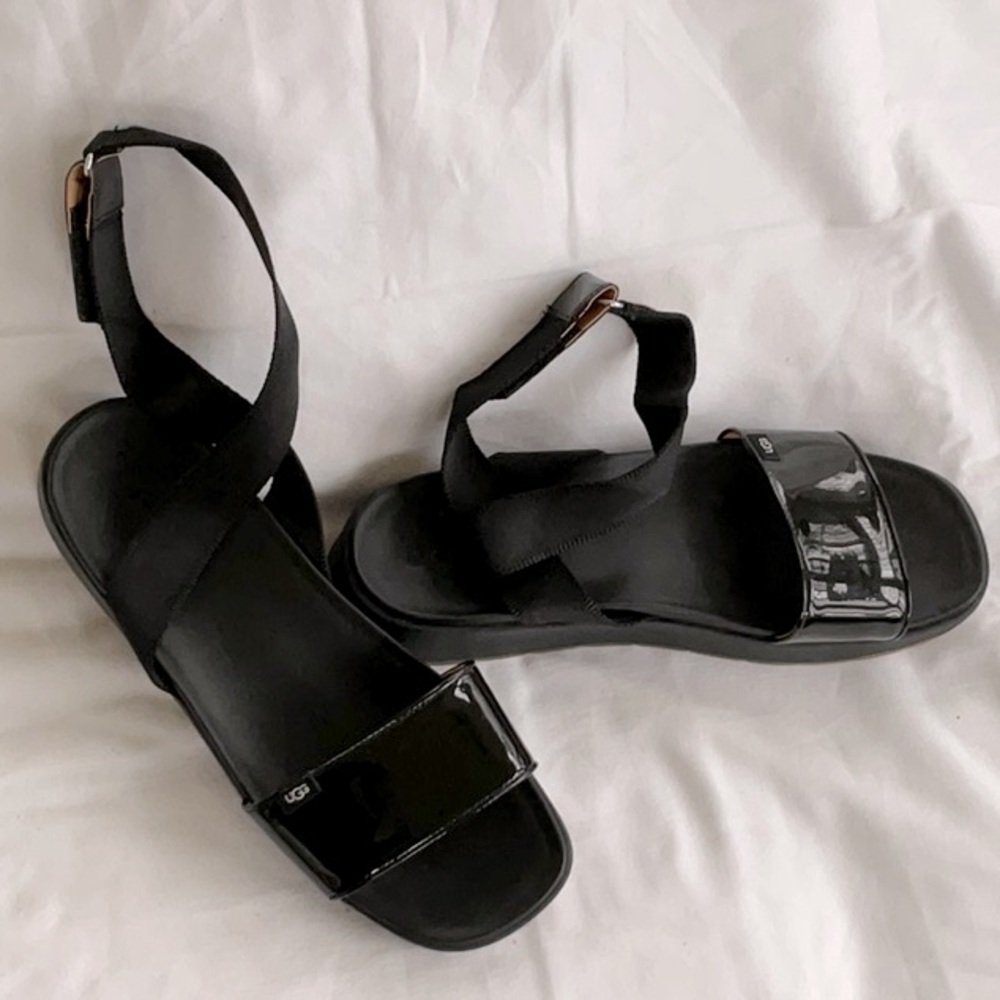 UGG Lennox Slingback Ankle Strap Strappy Sandals in Black Patent. Size 11